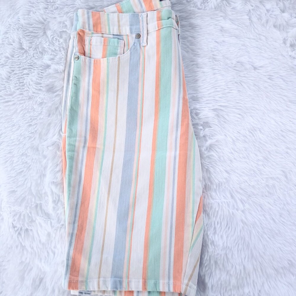 Gloria Vanderbilt Stretchy Bermuda Jean Shorts Fun Colors Size 12 Petite - Picture 14 of 15